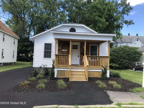 12 4th  ST, Amsterdam, NY 12010