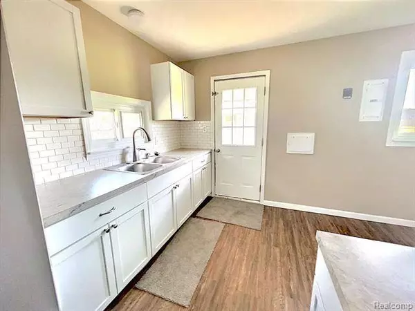 23139 GRABAR Square, Warren, MI 48089