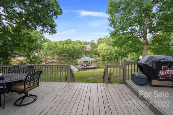 156 Brer Fox TRL, Troutman, NC 28166