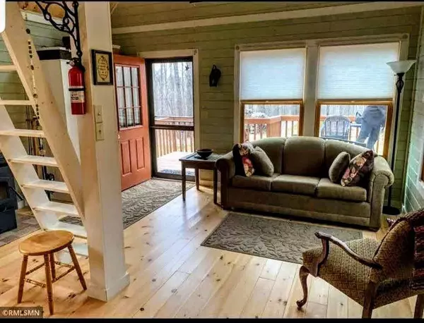 5635 Kettle River Rd, Kettle River, MN 55757