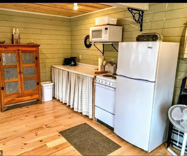 5635 Kettle River Rd, Kettle River, MN 55757