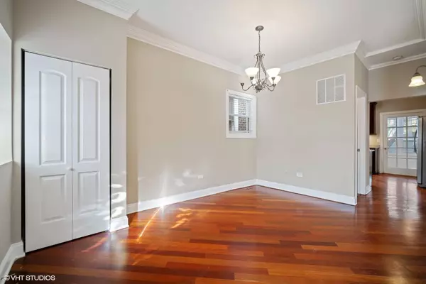 3436 W Evergreen AVE, Chicago, IL 60651