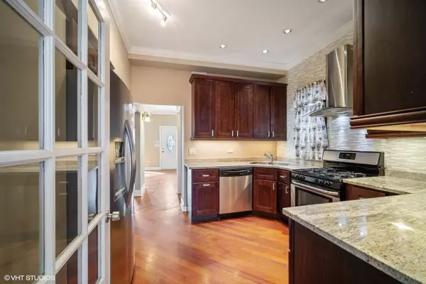 3436 W Evergreen AVE, Chicago, IL 60651