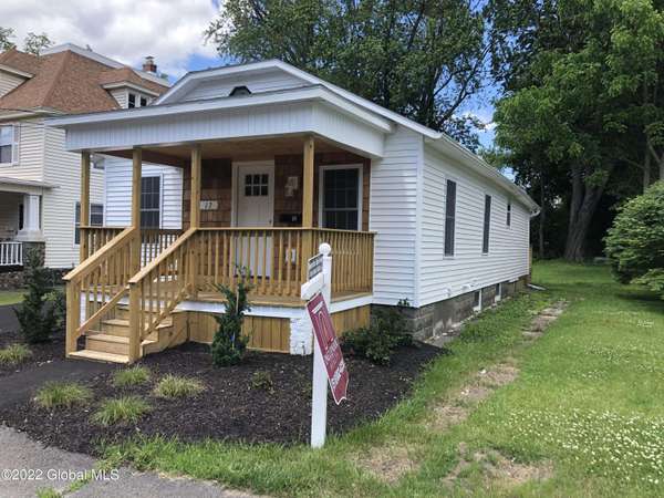 12 4th ST, Amsterdam, NY 12010