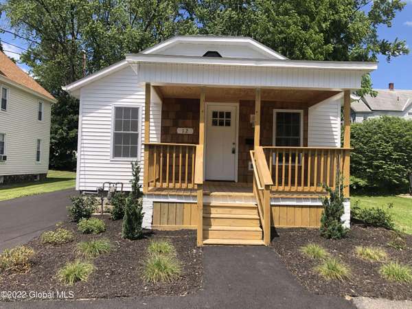 12 4th ST, Amsterdam, NY 12010