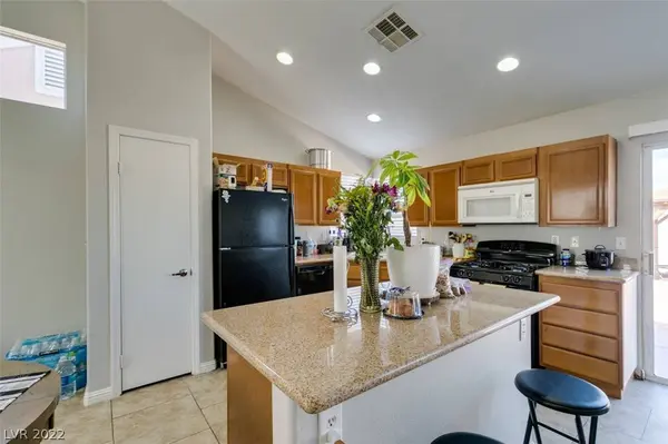 3934 Pointe Decatur Street, North Las Vegas, NV 89032