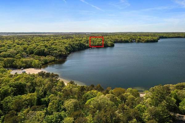 10 Magnolia Ln, Mashpee, MA 02649