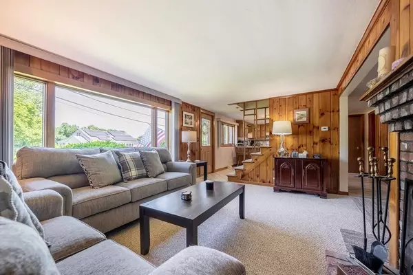 16 Rockwood Ln, Lawrence, MA 01843