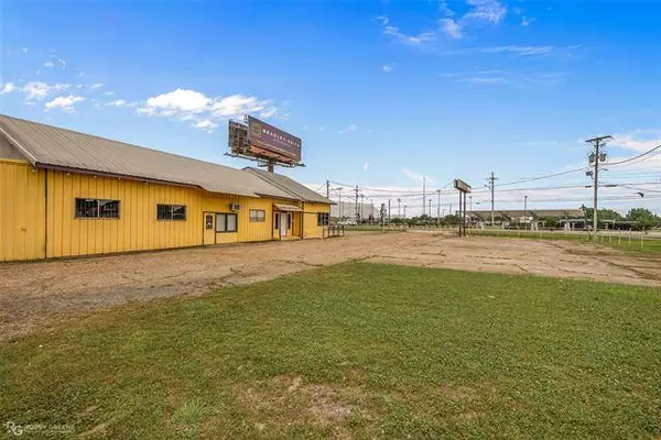 2569 Texas Street E, Bossier City, LA 71111