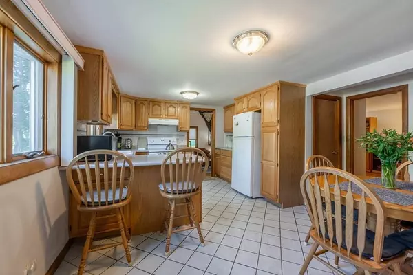 16 Rockwood Ln, Lawrence, MA 01843