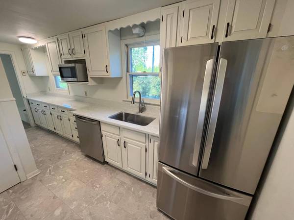 40 Lakeview AVE, Tonka Bay, MN 55331