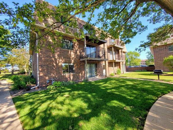 1422 CAROL CT #1A, Palatine, IL 60074