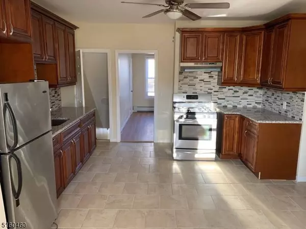 187 Clinton St, Paterson City, NJ 07522