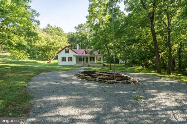 803 CACAPON ROAD, Berkeley Springs, WV 25411