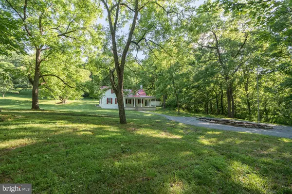 803 CACAPON ROAD, Berkeley Springs, WV 25411