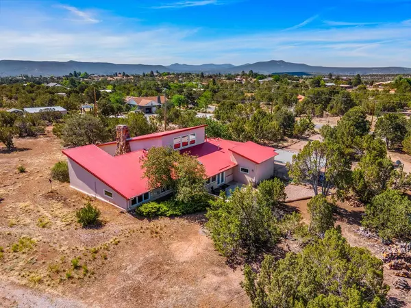 101 MONTE REY DR N, Los Alamos, NM 87547