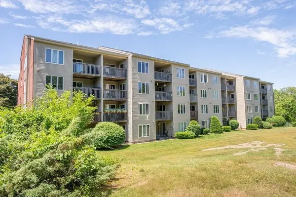 4 Duck Pond Rd #213, Beverly, MA 01915