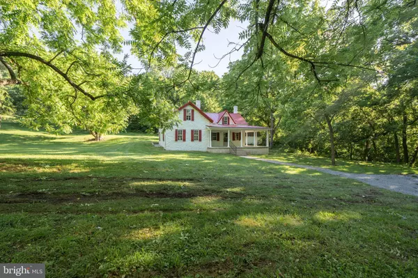 803 CACAPON ROAD, Berkeley Springs, WV 25411