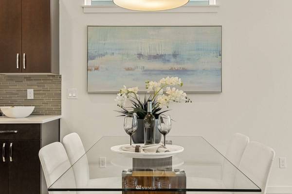 2422 NW 61st ST #A, Seattle, WA 98107