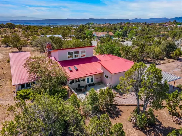 101 MONTE REY DR N, Los Alamos, NM 87547