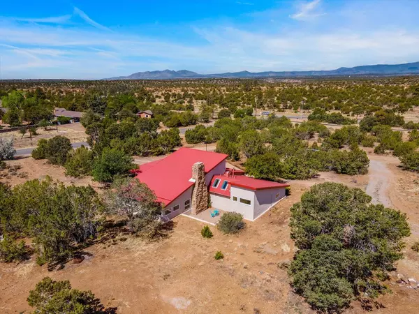 101 MONTE REY DR N, Los Alamos, NM 87547