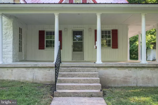 803 CACAPON ROAD, Berkeley Springs, WV 25411