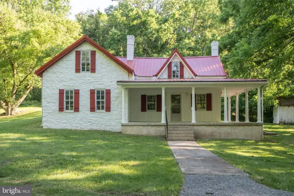 803 CACAPON ROAD, Berkeley Springs, WV 25411