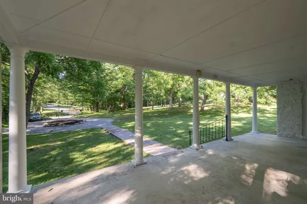 803 CACAPON ROAD, Berkeley Springs, WV 25411