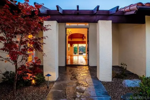 6152 Cardeno Dr, La Jolla, CA 92037