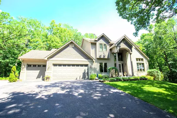 1020 Ladyslipper LN NE, Hanover, MN 55376