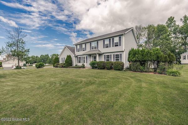 84 Blue Jay WAY, Rexford, NY 12148