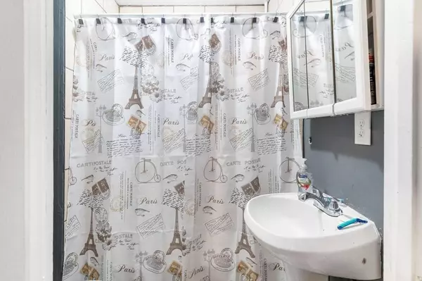 169 River St, Haverhill, MA 01832