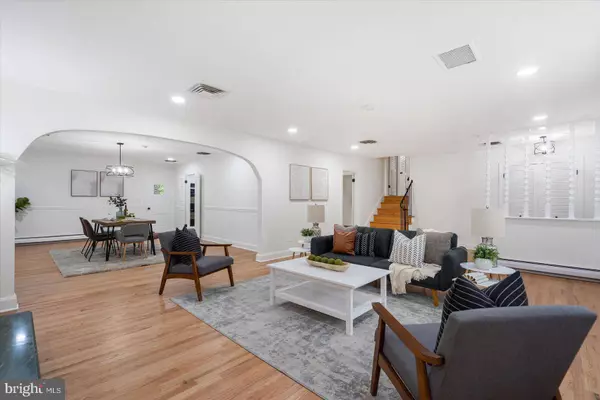 8105 ANITA, Baltimore, MD 21208