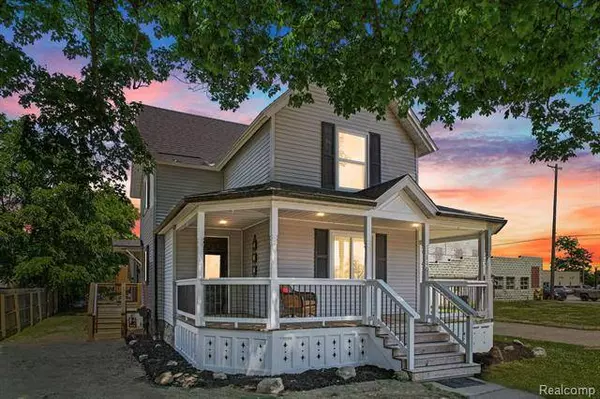 110 West Washington Street, Howell, MI 48843