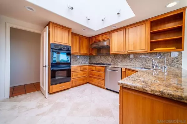 6152 Cardeno Dr, La Jolla, CA 92037