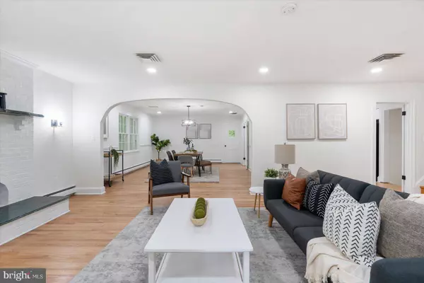 8105 ANITA, Baltimore, MD 21208