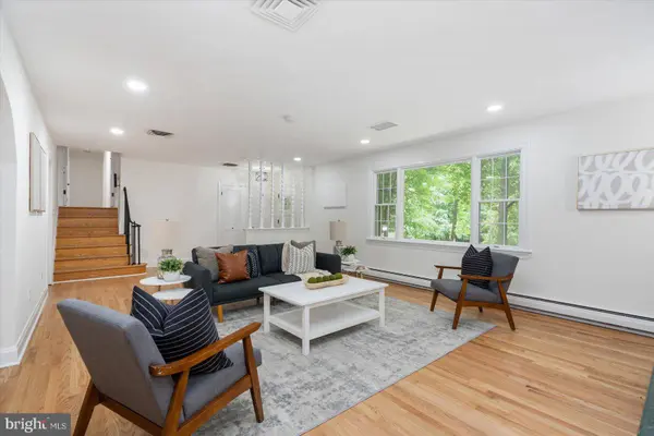 8105 ANITA, Baltimore, MD 21208