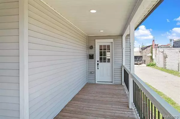 110 West Washington Street, Howell, MI 48843