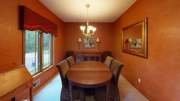 1020 Ladyslipper LN NE, Hanover, MN 55376