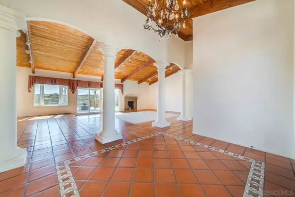 6152 Cardeno Dr, La Jolla, CA 92037