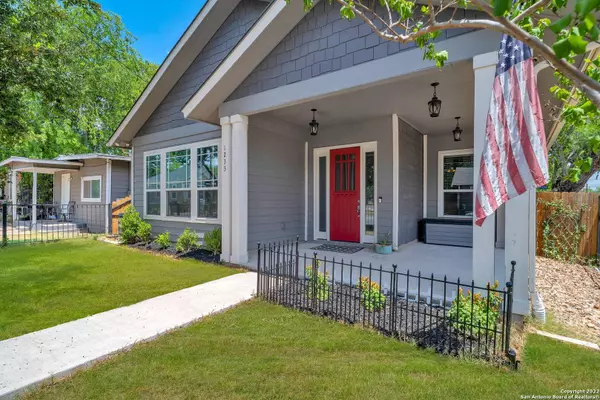 1233 BURNET ST, San Antonio, TX 78202-2416