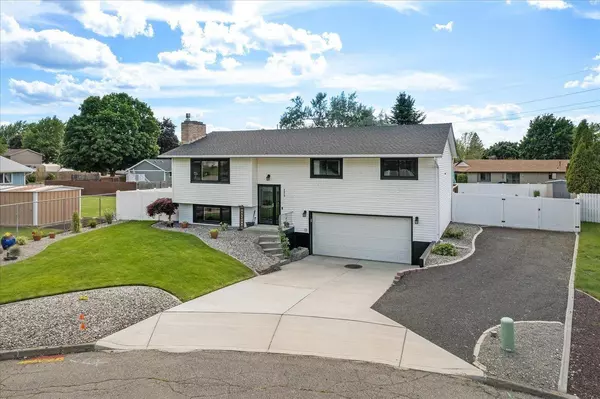 4418 S North Dearborn Ct, Spokane, WA 99223