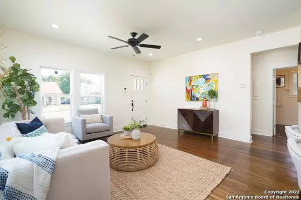 910 Bailey Ave, San Antonio, TX 78210-3639