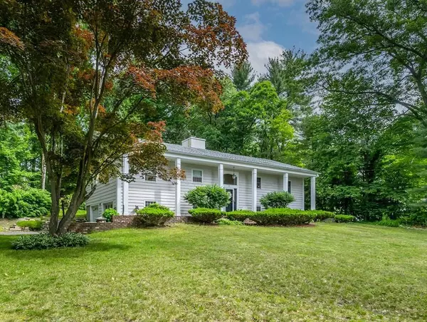 49 Birch Rd, Andover, MA 01810