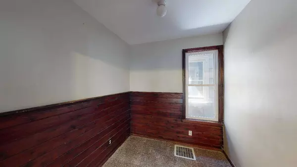 1813 Lamborn AVE, Superior, WI 54880