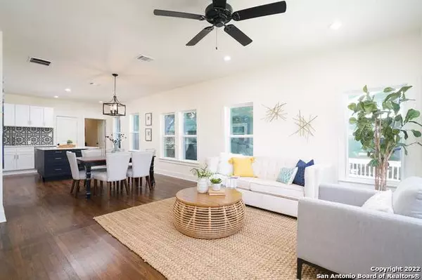 910 Bailey Ave, San Antonio, TX 78210-3639