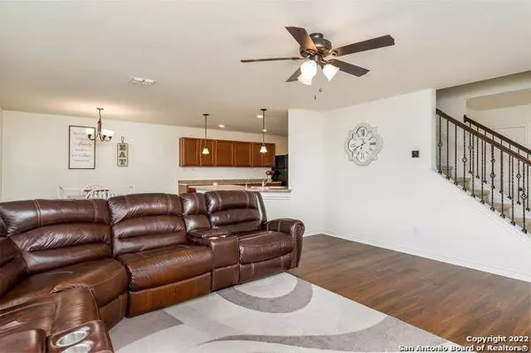 1519 OVERLOOK BANK, San Antonio, TX 78245-4812