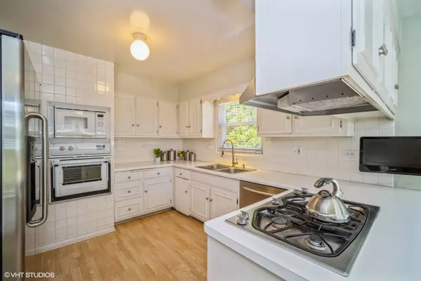 139 Rue Touraine, Deer Park, IL 60010