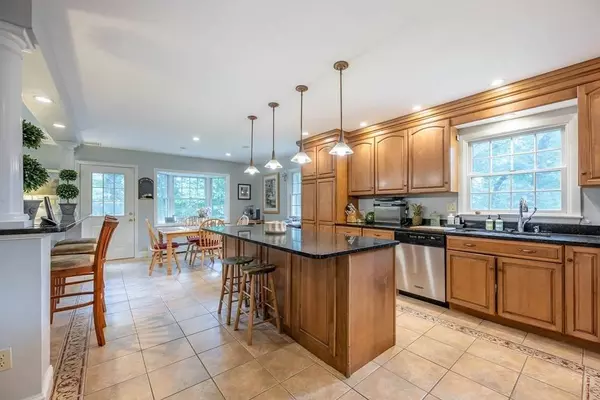49 Birch Rd, Andover, MA 01810