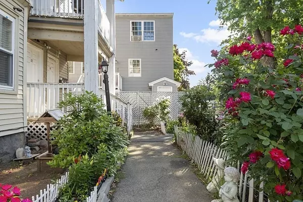 22-24 Whitman St, Lawrence, MA 01841